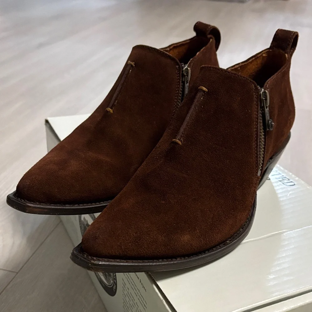 Womens 8 Frye Sacha Moto Shootie Suede Ankle Booties Boots